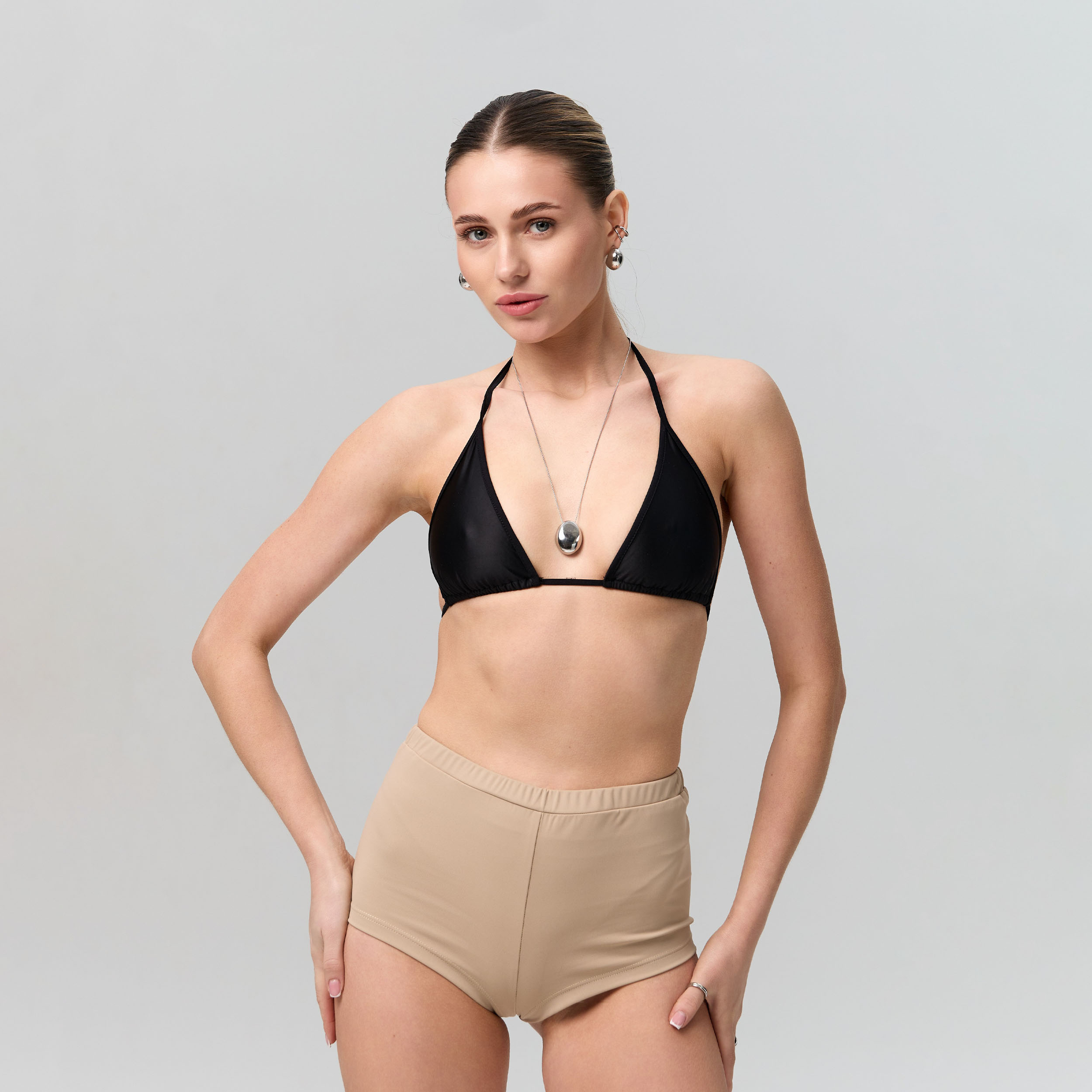 Бежевые шорты-боксеры